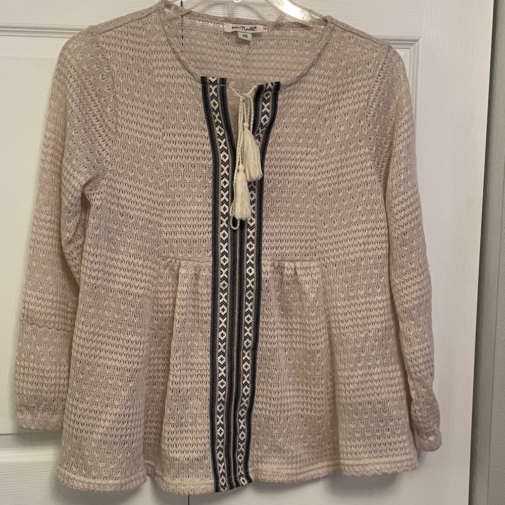 Simply NOELLE Small Pullover Woven Textured with Embroidered Like Accents